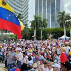 Miami (Estados Unidos). Ciudadanos venezolanos en un acto para reclamar el “fraude”.