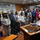 A los asambleístas que optan por la reelección les corresponde pedir licencia, más no renunciar.