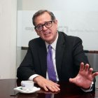 Carlos Rabascall es el precandidato presidencial de la Izquierda Democrática (ID).