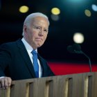 El presidente de los Estados Unidos, Joe Biden, pronuncia un discurso en la Convención Nacional Demócrata de 2024 en Chicago, Illinois, EE. UU., el 19 de agosto de 2024.