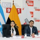 Ana María Ayala, directora ejecutiva del ECU911; y el gobernador del Guayas, Vicente Auad.