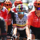 Jhonatan Narváez (c) fue parte del esprint final de la quinta etapa de la Vuelta a España.