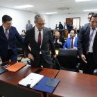 Audiencia. Fernando Muñoz estuvo acompañado por sus abogados Rafael Oyarte e Ismael Quintana.