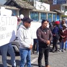 Cayambe. Los parientes de la víctima se organizaron para realizar un plantón en la Fiscalía de esta ciudad.