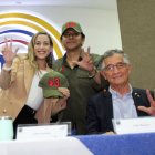 Andrea González Nader, candidata a la Presidencia, junto con Lucio Gutiérrez.