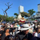 Decenas de fieles recorrieron las calles de centro durante la peregrinación de la Virgen del Cisne.
