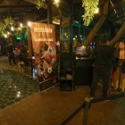 El cambio en la normativa limita el índice de bares y discotecas en el centro de Cumbayá, pero moradores piden que se controle el ruido.