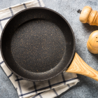 Hay un tipo de sartén que podría estar poniendo en riesgo tu salud.