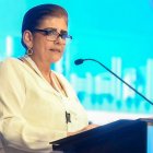 Mónica Palencia denunció a Alejandro Muñoz, secretario de la Asamblea Nacional, quien anunció que el Legislativo no acatará la resolución de un juez.