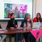 La cofundadora del medio puertorriqueño Todas PR, Cristina del Mar Quiles (2-i), la presidenta de la Red de Periodistas Feministas Chile, Fabiola Gutiérrez (c), la comunicadora del medio salvadoreño Alharaca, Karla Chicas (2-d) y la periodista en América Latina de "Efeminista", Cristina Bazán(d), participan este martes, en Quito (Ecuador).