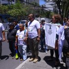 La esposa de un extrabajador fallecido comentó que ha presentado la documentación y la posesión efectiva pero aún no ha recibido la liquidación. Su esposo falleció hace un año.