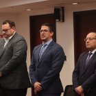 Fernando Yavar Gutiérrez y Pablo Defina Bucaram junto al contralor general del Estado, Mauricio Torres.