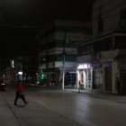 La av. Guillermo Pareja, calle principal de La Garzota, sin afluencia de gente ni vehiculos