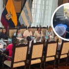 Transportistas protestaron en los exteriores del Municipio de Guayaquil, antes de la sesión de concejo de Guayaquil.