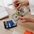 El mecanismo permitirá a las entidades financieras refinanciar o reestructurar créditos con saldos vencidos.