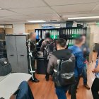 Los agentes fiscales llegaron hasta las oficinas del ministerio en Quito.