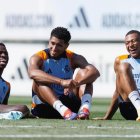 Vinicius Jr, Jude Bellingham y Kylian Mbappé figuran entre los opcionados al Balón de Oro.