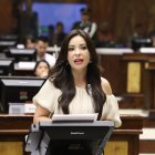 La decisión de Pamela Aguirre no ha sido bien recibida en el correísmo.