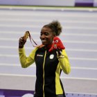 kiara Rodríguez con su medalla de Oro en los Paralímpicos.
