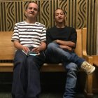 A la derecha, inmigrante ecuatoriano en el Tribunal Penal de Manhattan admite la razón por la que comete delitos.