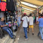 Locales. Los comerciantes deberán renovar sus permisos para usar ese espacio público cada año.