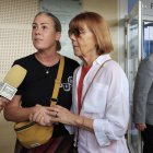 Gisele Pelicot junto a su hija Caroline Darian, quien también habría sido víctima de su padre.