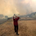 Dolor. Los moradores de la Tola Chica veían con impotencia cómo el humo cubría sus casas