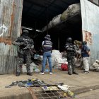 En las recicladoras se hallaron municiones de armas de fuego, además de celulares, cuyo compra o pertenecia no fue justificada.