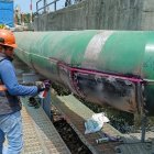 Foto referencial. Días atrás,  el acueducto de 900 mm ubicado en la vía Portete de Tarqui fue rehabilitada. Hubo un corte similar.