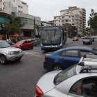 En avenida 9 de Octubre y Carchi no funcionaban los semáforos debido al apagón. Tampoco había agentes de tránsito, la mañana de este sábado 7 de septiembre.