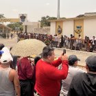 Llamado. Los inscritos para el acuartelamiento llegaron a las 04:00.