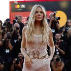 Sienna Miller en la clausura del Festival de Cine de Venecia