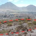 Uno de los discos líticos habría sido parcialmente afectado por la construcción de un paso carrozable.