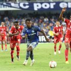 En el tiempo regular, Emelec y Técnico Universitario empataron 0-0.
