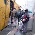 Medida. La ciudadanía podrá pagar con cualquiera de sus tarjetas de los medios de transporte.