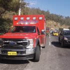 Los bomberos llegaron a la av. Simón Bolívar, en el sector del puente de Gualo para atender la emergencia.