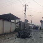 Así quedó el vehículo luego de la fuerte explosión afuera de una planta de beneficio.