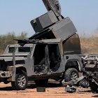 MEX8680. HERMOSILLO (MÉXICO), 14/09/2024.- Vehículos con blindaje artesanal, decomisados por la Fiscalía General de la República (FGR), son destruidos el 13 de septiembre de 2024, en la ciudad de Hermosillo en Sonora (México). Narcotraficantes que se disputan territorio para traficar drogas, armas, dinero y migrantes en la frontera del estado de Sonora con Arizona, entre México y Estados Unidos, usan vehículos "monstruo" con blindaje artesanal para sus batallas con el Ejército y otros grupos criminales. EFE/Daniel Sánchez