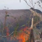 Caso. Moradores están buscando apagar el fuego en Nobol.