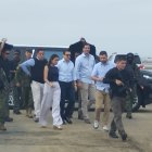El presidente Daniel Noboa durante el recurrido en una obra vial en Salinas.