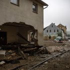 Se ve una casa parcialmente derrumbada tras ser afectada por el desbordamiento del río Bela tras las fuertes lluvias en la ciudad de Jesenik, República Checa, el 16 de septiembre de 2024.