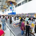 La Feria del Libro recibe cientos de miembros de la comunidad lectora y escritora del país.