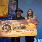 Jakk Cabrera es psicólogo clínico, obtuvo una mención en el concurso de novela corta La Linares, con su primera obra. Es autor de ‘Canción rota’ y ‘Corre, Charlie. ¡Corre!’.