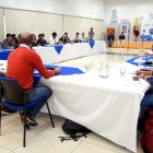 Representantes de diversos colectivos dialogaron con Pabel Muñoz.