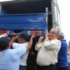 En sus cinco intentos por llegar a la presidencia, Álvaro Noboa obsequió congeladores, cocinas industriales, sillas de ruedas y dinero.