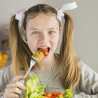 Descubre si una dieta vegana es adecuada para los niños.