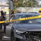 Caso. A plena luz del día, en medio de una habitual y moderado congestionamiento vehicular en la vía Daule, se registró una escena como de película que terminó con la vida de tres personas.