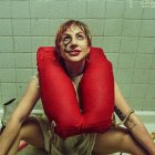 Contraportada del álbum Harlequin de Lady Gaga.