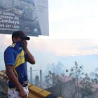 Un incendio forestal afecta a Guápulo, en Quito, la tarde de este martes 24 de septiembre del 2024