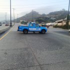 Camionestas de la ATM bloquean el paso al túnel.